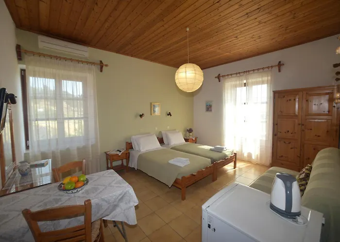 Evanthia Toroz Rooms & Studios